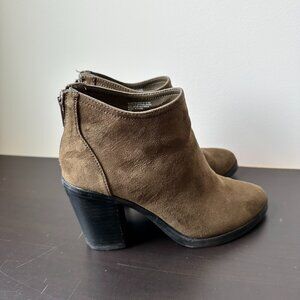 Steve Madden Womans Ankle Boots Size 6.5